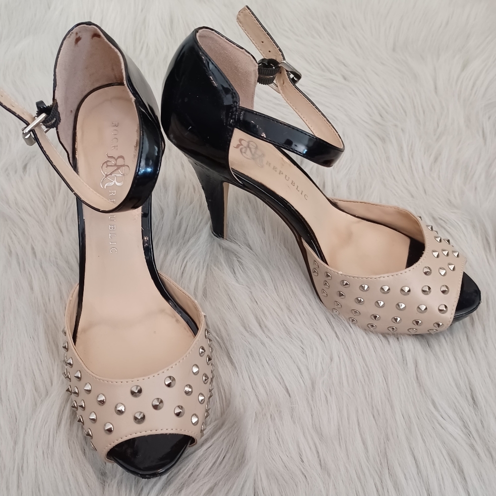 Rock & Republic Black & Tan Stud High Heel Shoes Size 9.5 - Picture 3 of 10